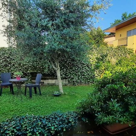 #10Ilnumeroperfetto, Independent Entrance, Private Parking & Garten Morbio Inferiore Exteriör bild